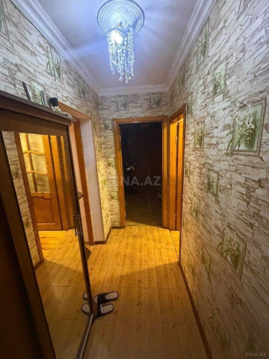 3 otaqlı Köhnə tikili, Bakıxanov q., Bakı