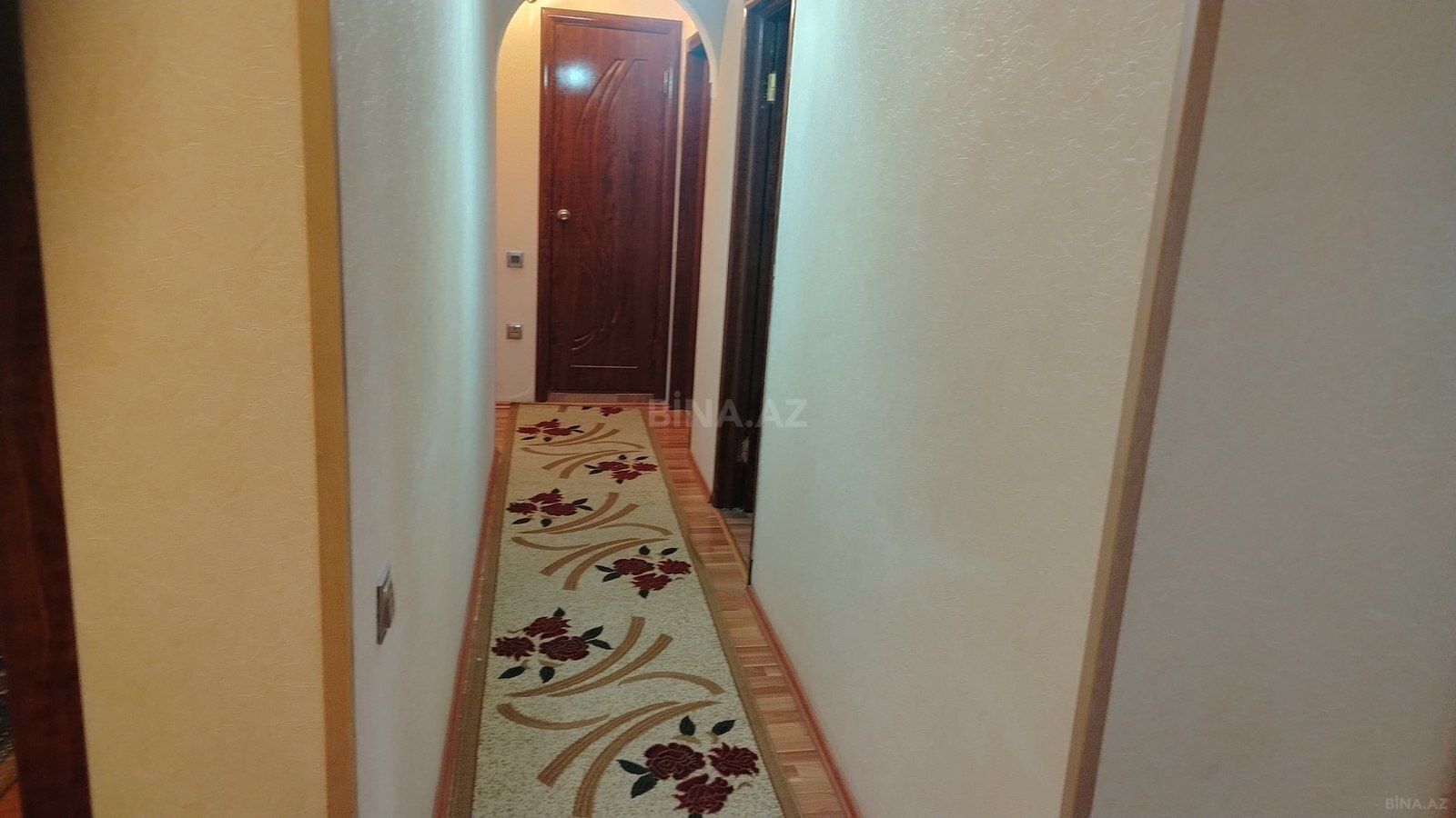 3 otaqlı Köhnə tikili, Şah İsmayıl Xətai m., Bakı