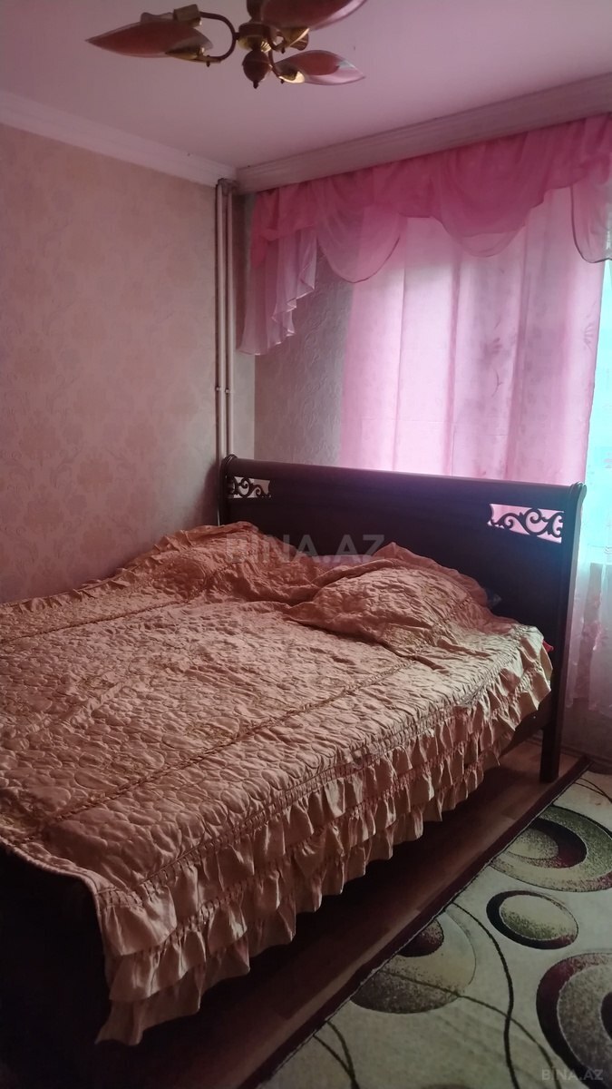 3 otaqlı Köhnə tikili, Şah İsmayıl Xətai m., Bakı