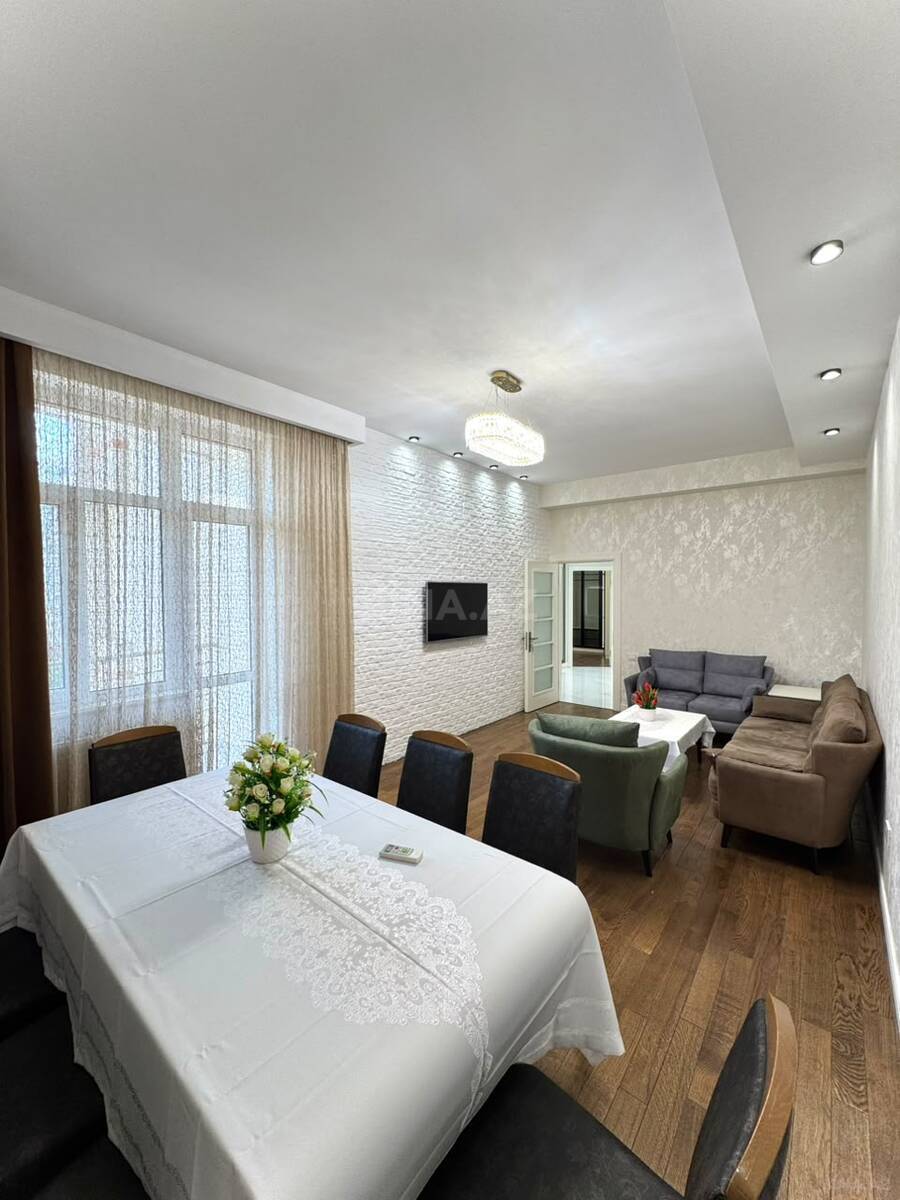 3 otaqlı Yeni tikili, 8 Noyabr m., Bakı