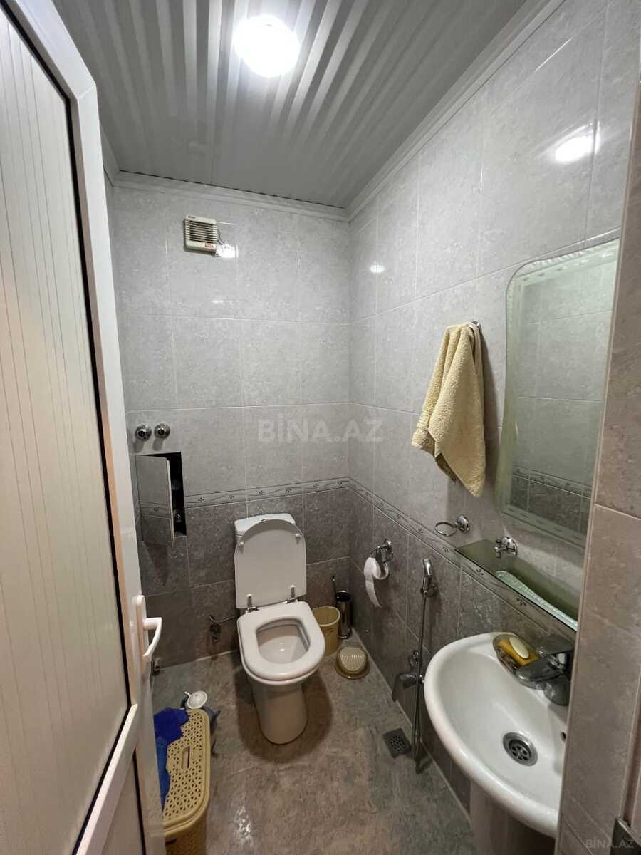 3 otaqlı Köhnə tikili, Şah İsmayıl Xətai m., Bakı