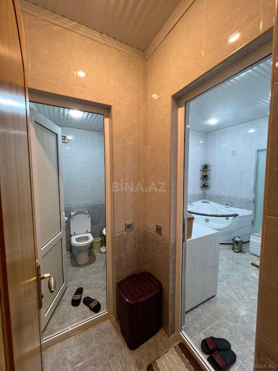 3 otaqlı Köhnə tikili, Şah İsmayıl Xətai m., Bakı
