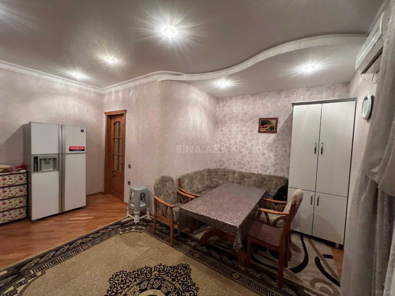 3 otaqlı Köhnə tikili, Şah İsmayıl Xətai m., Bakı