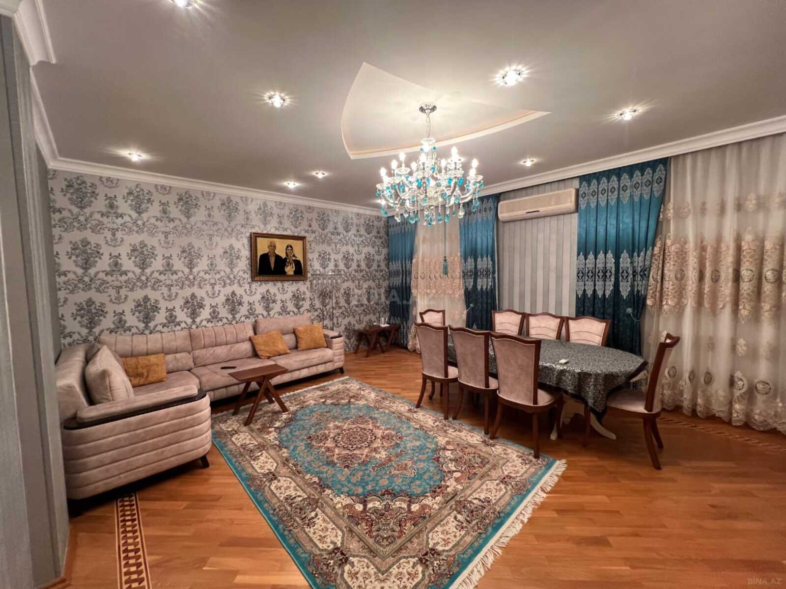 3 otaqlı Köhnə tikili, Şah İsmayıl Xətai m., Bakı