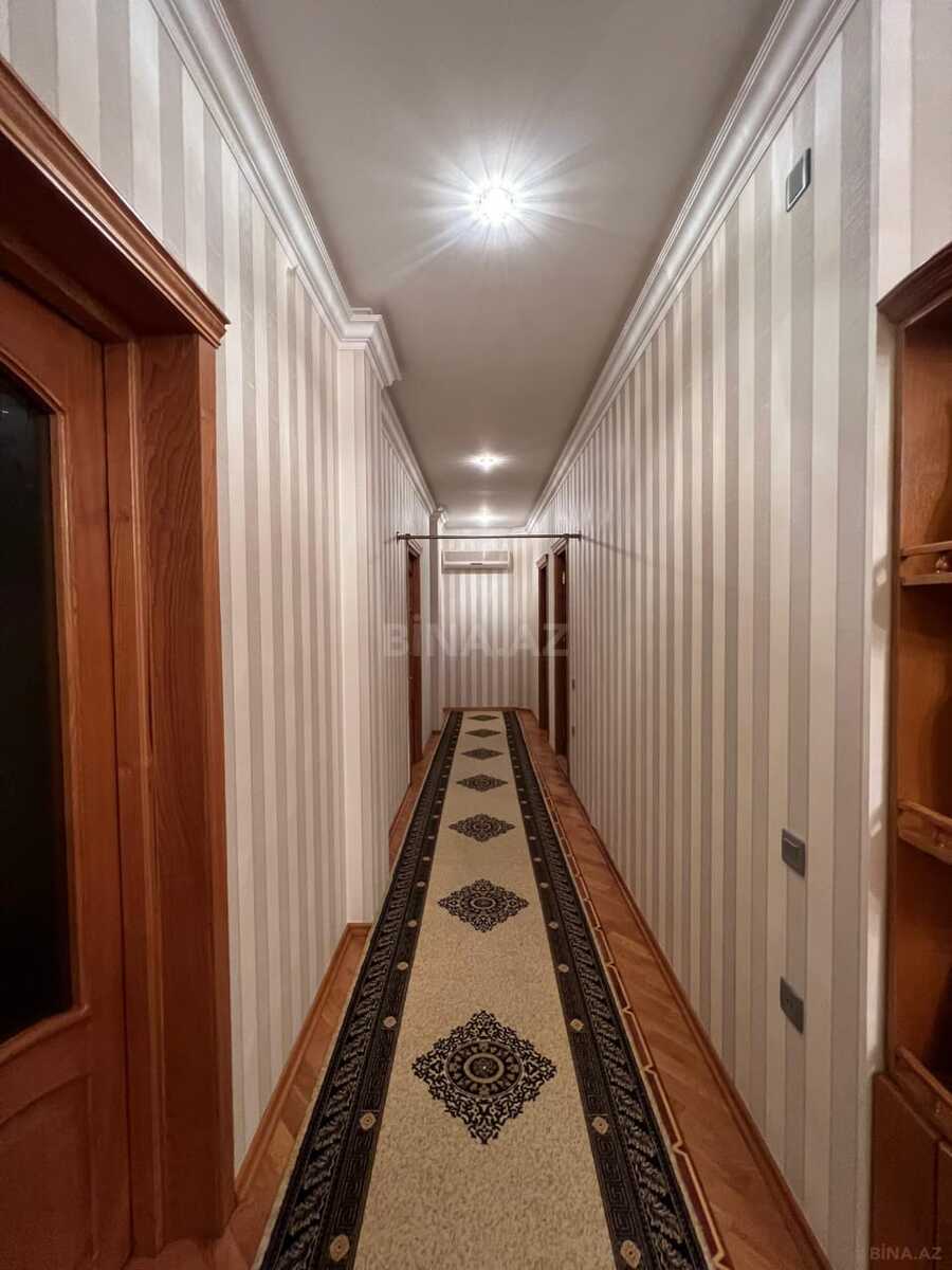 3 otaqlı Köhnə tikili, Şah İsmayıl Xətai m., Bakı