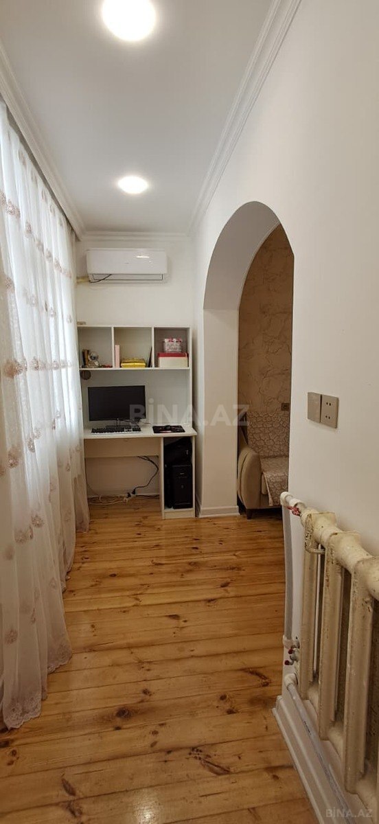 2 otaqlı Köhnə tikili, 8-ci mikrorayon q., Bakı