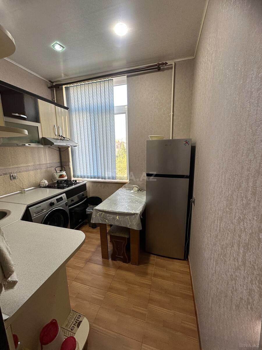 2 otaqlı Köhnə tikili, Qara Qarayev m., Bakı