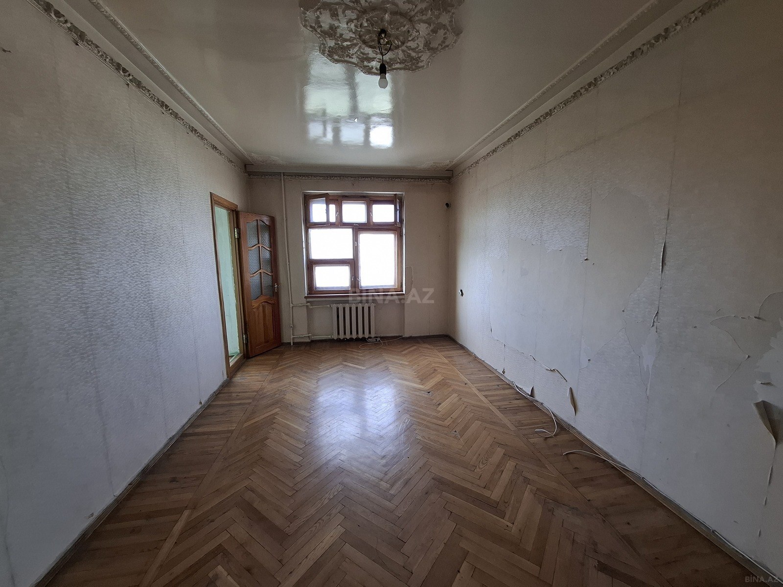 3 otaqlı Köhnə tikili, Neftçilər m., Bakı