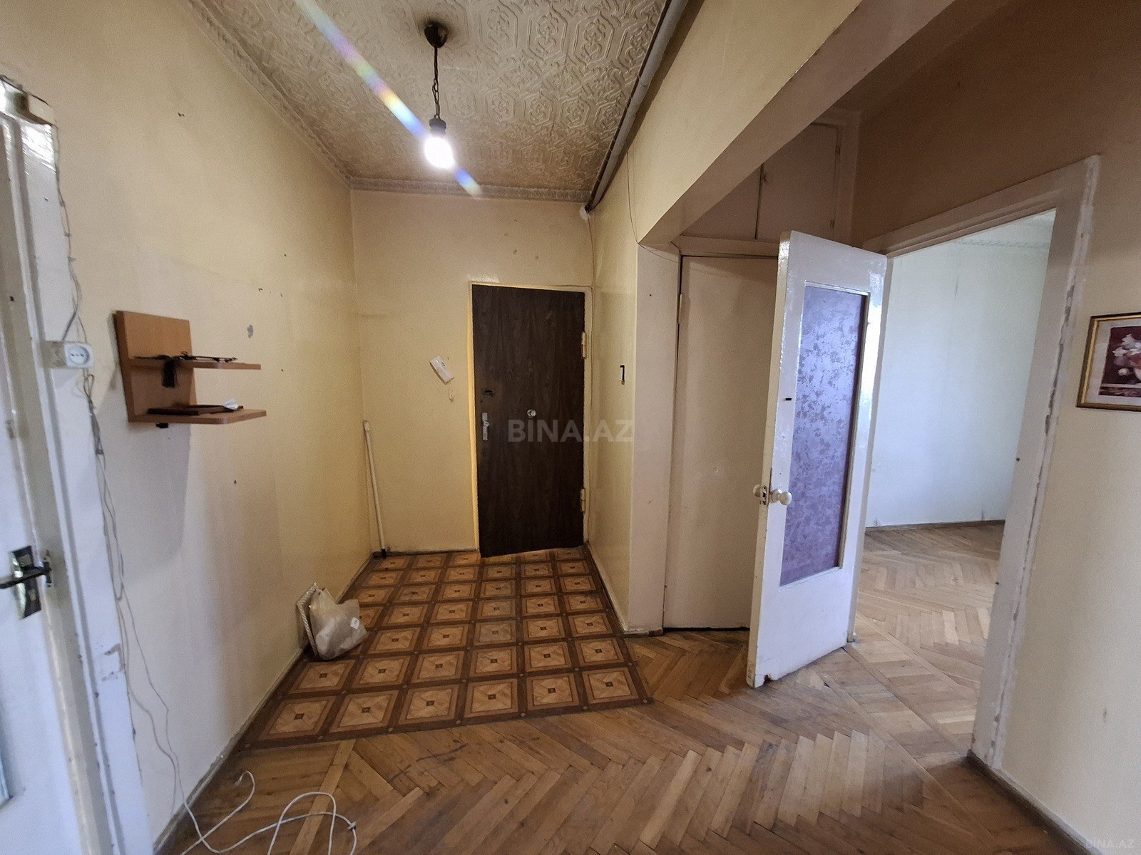 3 otaqlı Köhnə tikili, Neftçilər m., Bakı