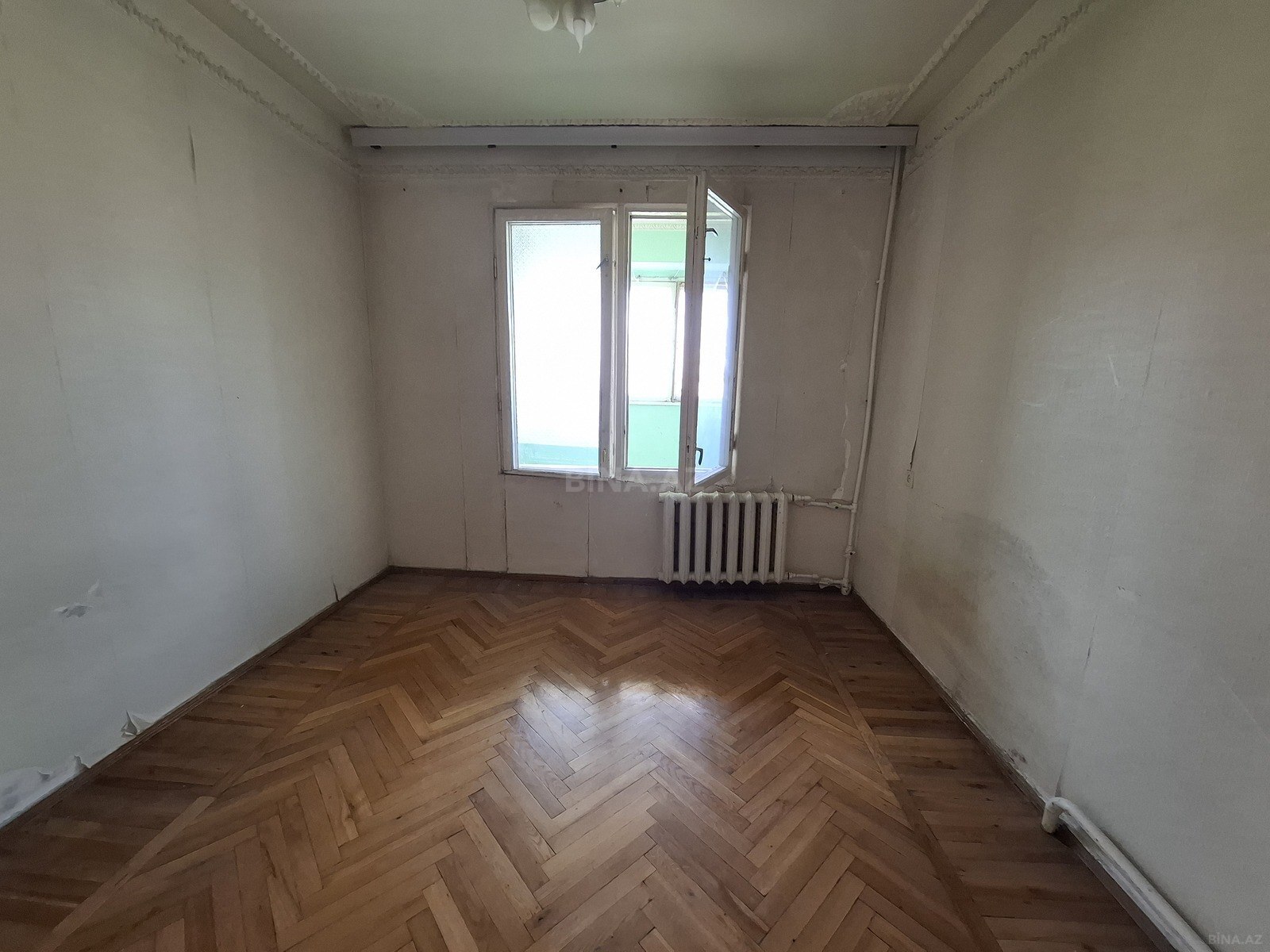 3 otaqlı Köhnə tikili, Neftçilər m., Bakı