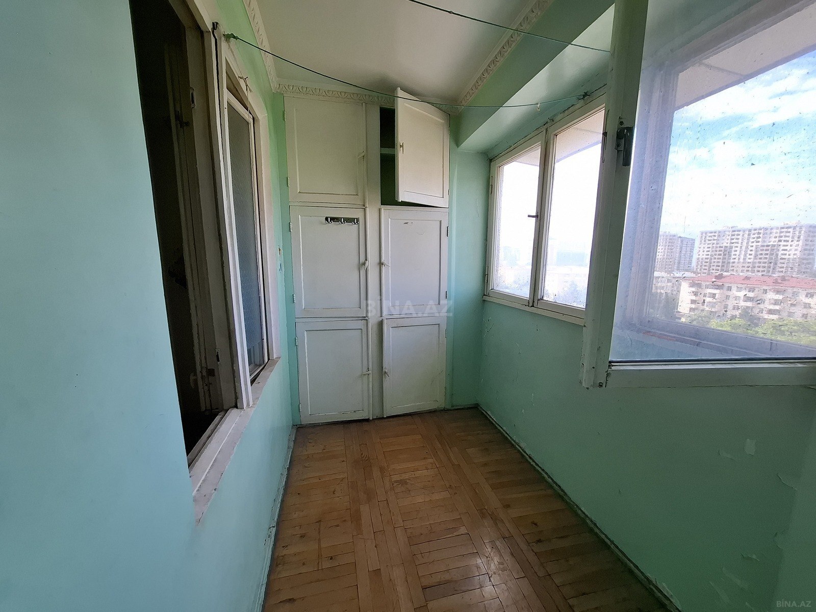 3 otaqlı Köhnə tikili, Neftçilər m., Bakı