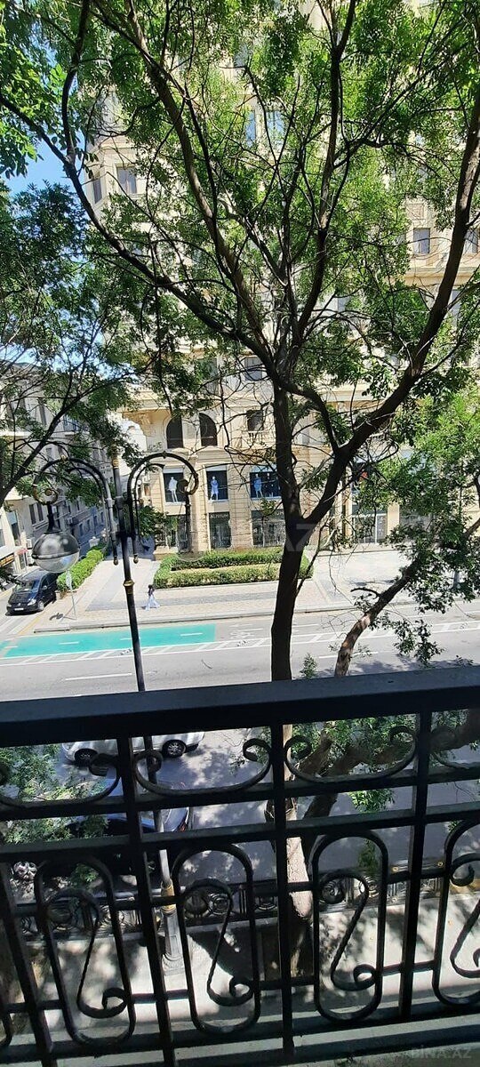 4 otaqlı Köhnə tikili, İçəri Şəhər m., Bakı
