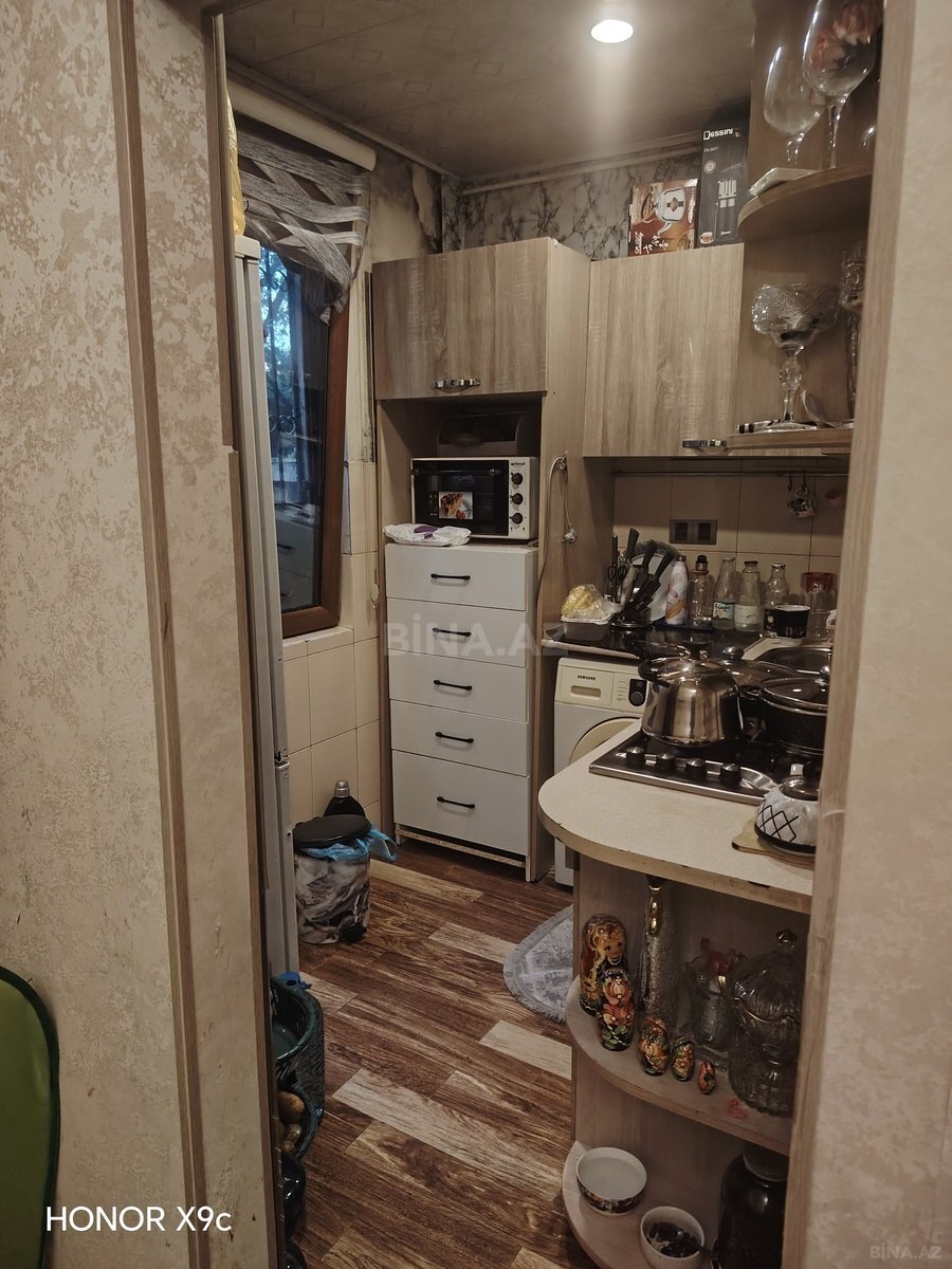 2 otaqlı Köhnə tikili, Memar Əcəmi m., Bakı