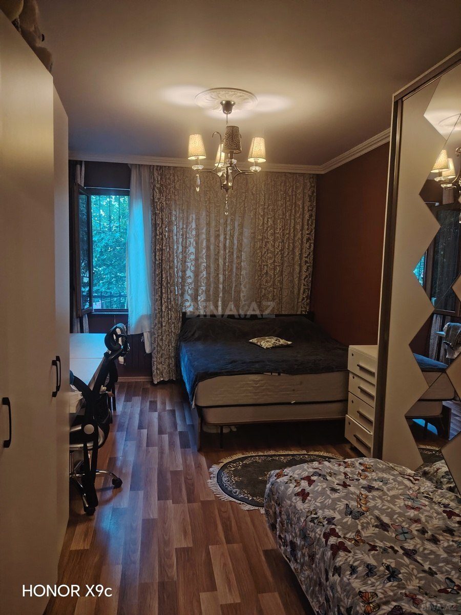 2 otaqlı Köhnə tikili, Memar Əcəmi m., Bakı