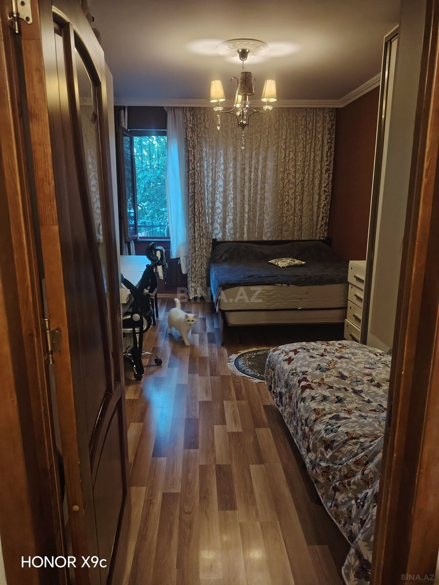 2 otaqlı Köhnə tikili, Memar Əcəmi m., Bakı