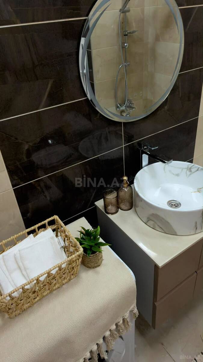 2 otaqlı Köhnə tikili, 8-ci mikrorayon q., Bakı