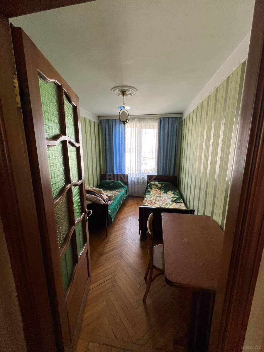 3 otaqlı Köhnə tikili, Elmlər Akademiyası m., Bakı