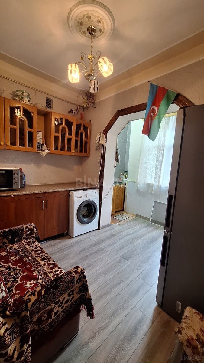 3 otaqlı Köhnə tikili, Xalqlar Dostluğu m., Bakı