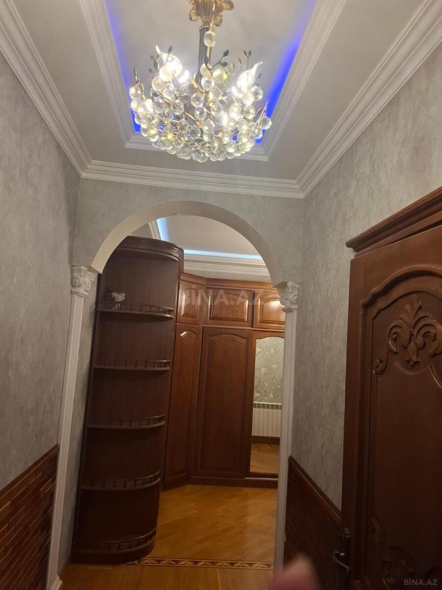 3 otaqlı Yeni tikili, Şah İsmayıl Xətai m., Bakı