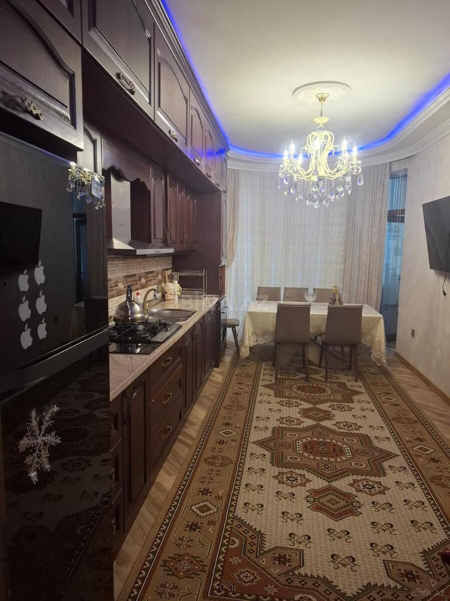 3 otaqlı Yeni tikili, Şah İsmayıl Xətai m., Bakı