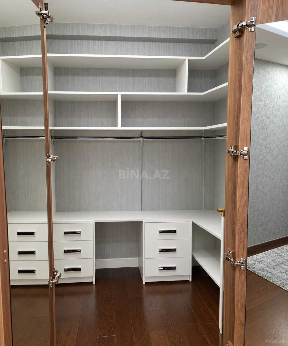 3 otaqlı Köhnə tikili, Şah İsmayıl Xətai m., Bakı