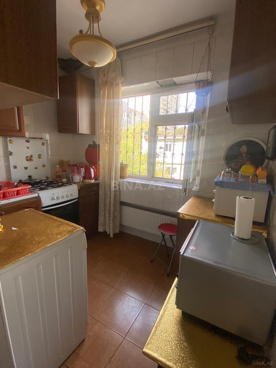 3 otaqlı Köhnə tikili, İnşaatçılar m., Bakı