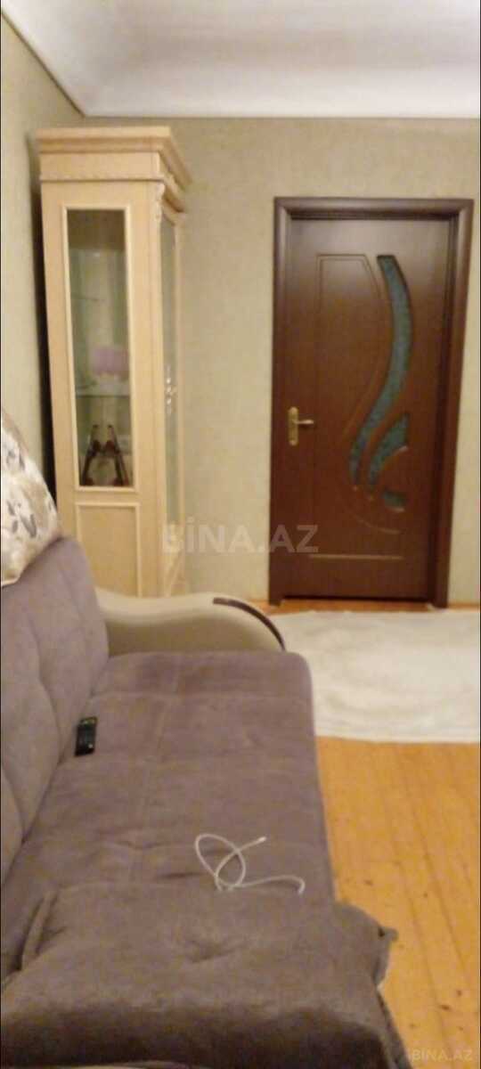 3 otaqlı Köhnə tikili, Neftçilər m., Bakı