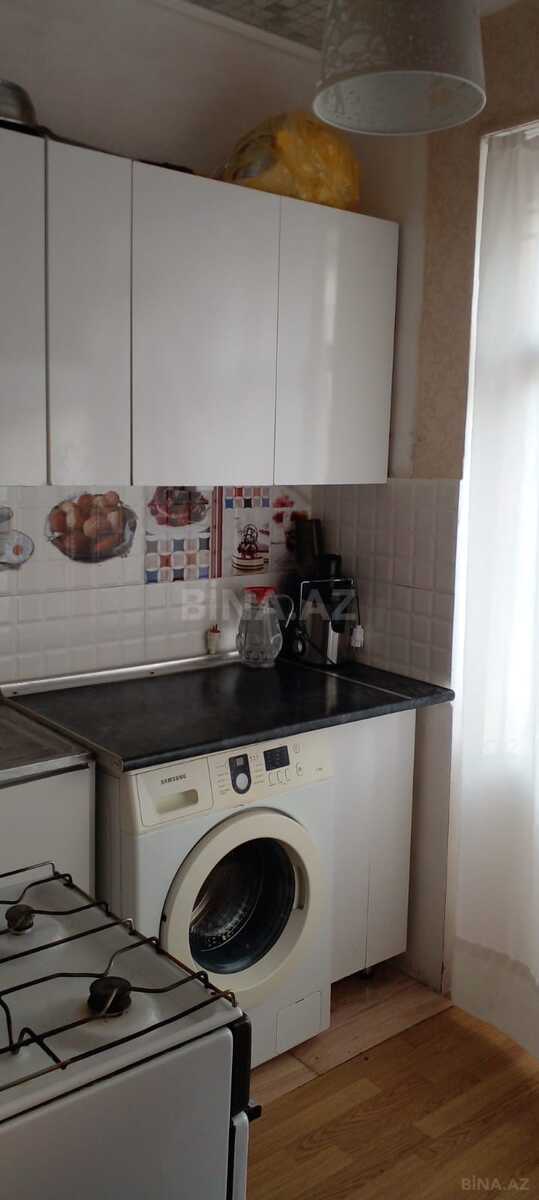 3 otaqlı Köhnə tikili, Neftçilər m., Bakı