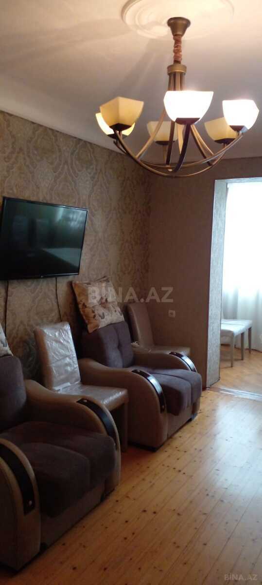 3 otaqlı Köhnə tikili, Neftçilər m., Bakı