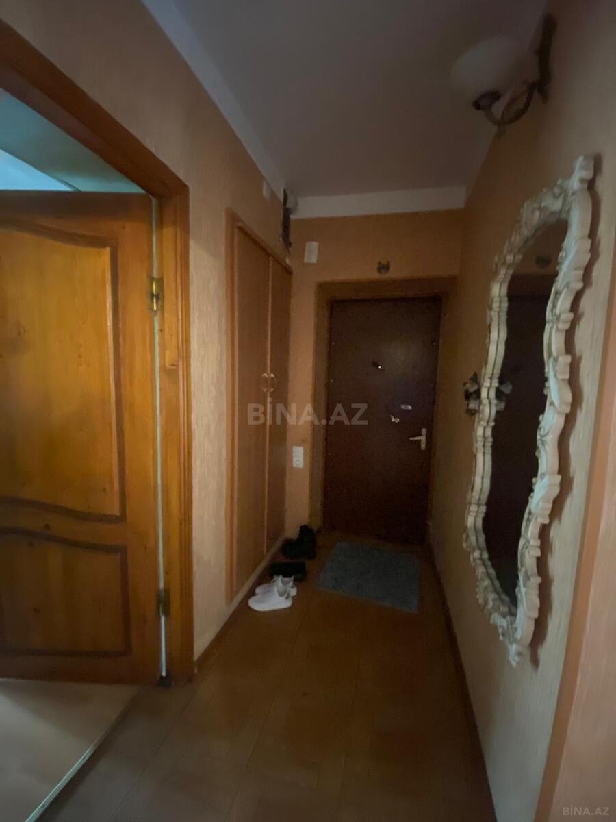 3 otaqlı Köhnə tikili, Elmlər Akademiyası m., Bakı