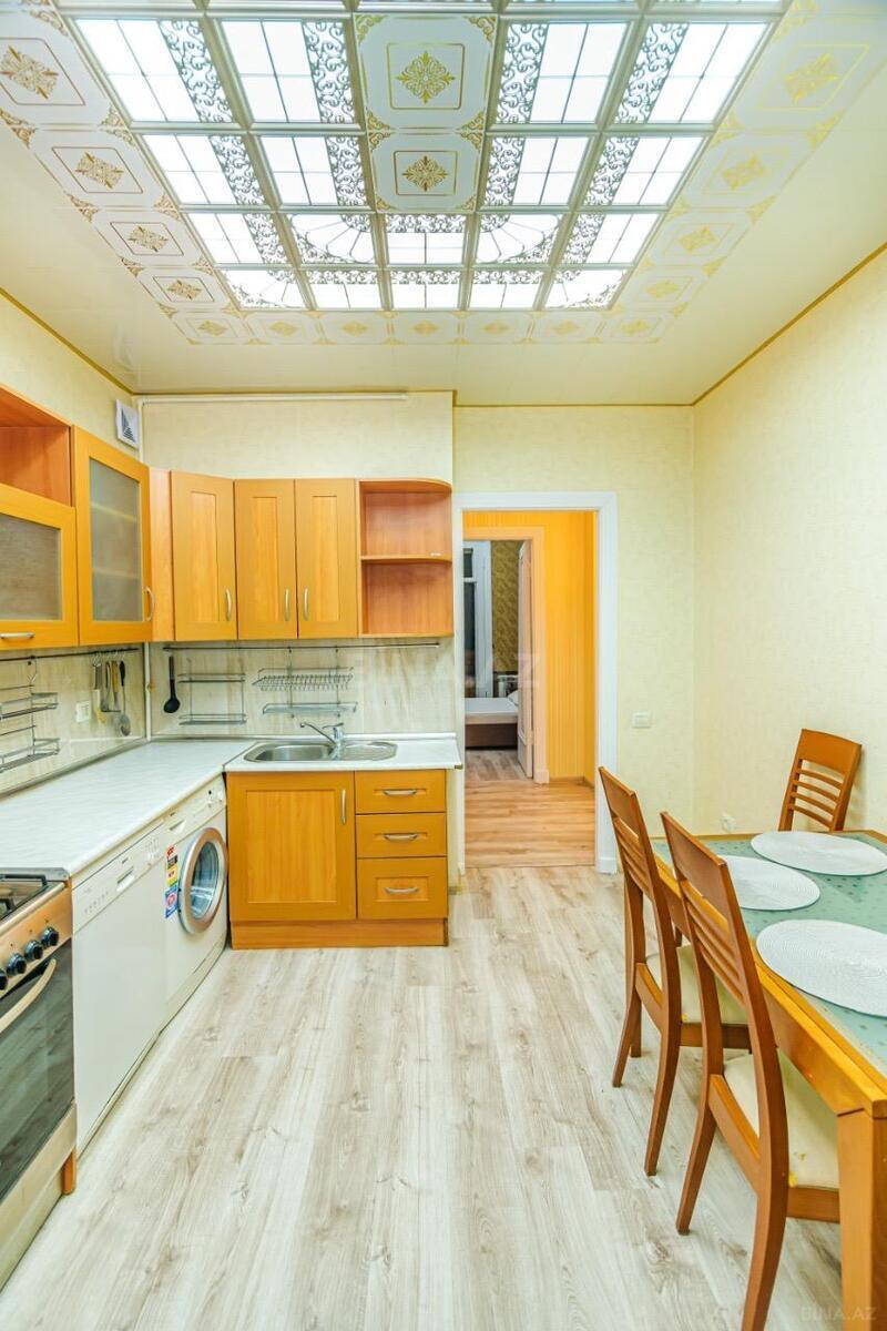 3 otaqlı Köhnə tikili, Sahil m., Bakı