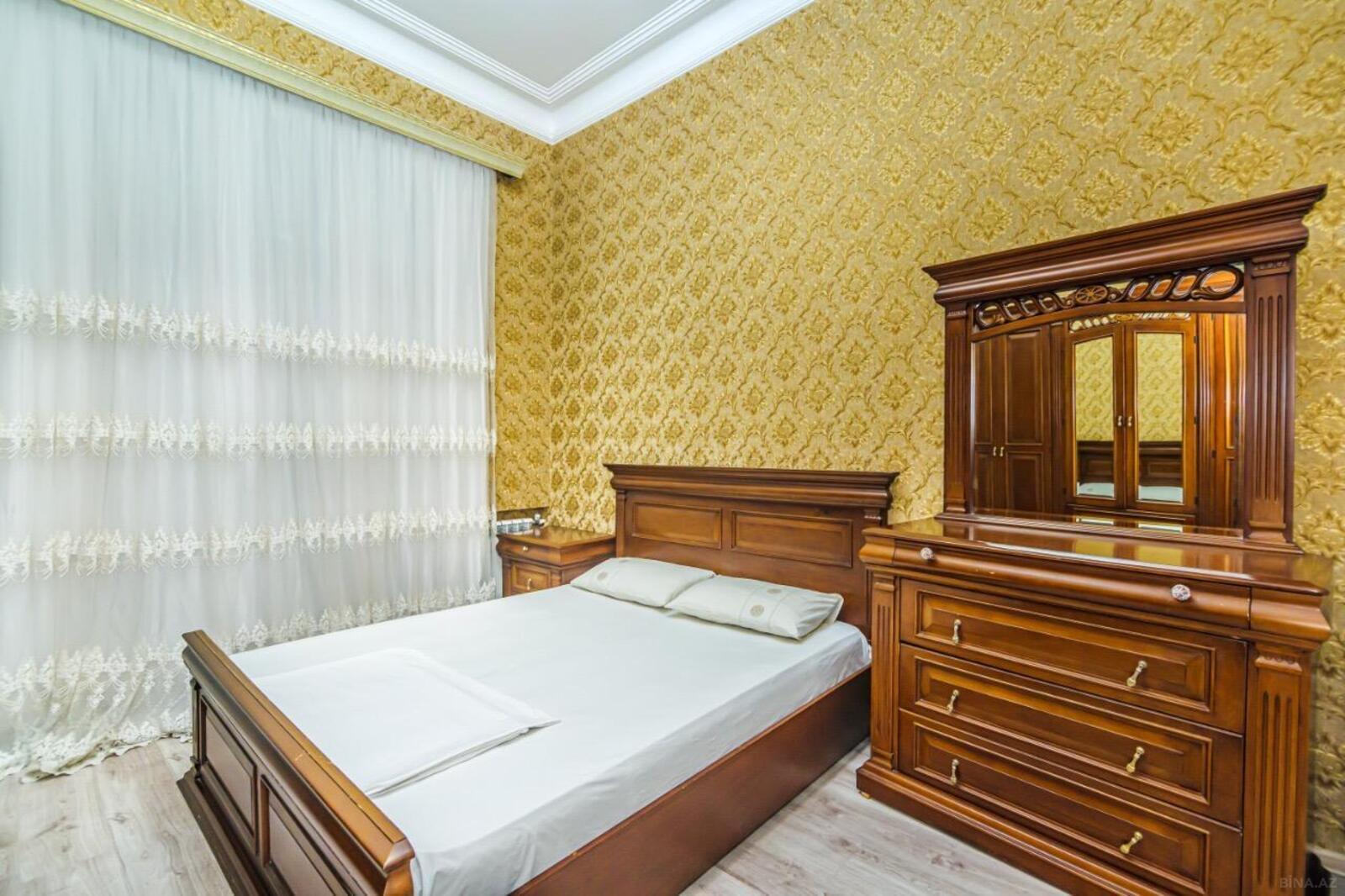 3 otaqlı Köhnə tikili, Sahil m., Bakı