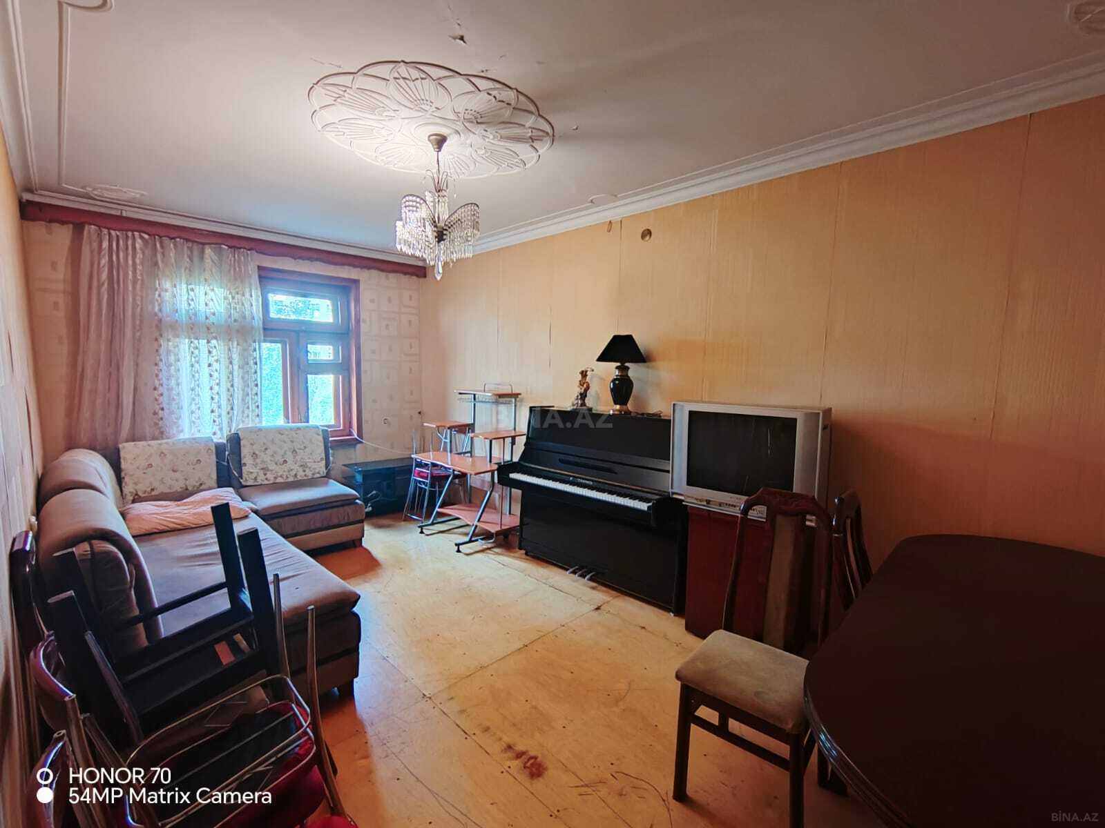 3 otaqlı Köhnə tikili, Həzi Aslanov m., Bakı