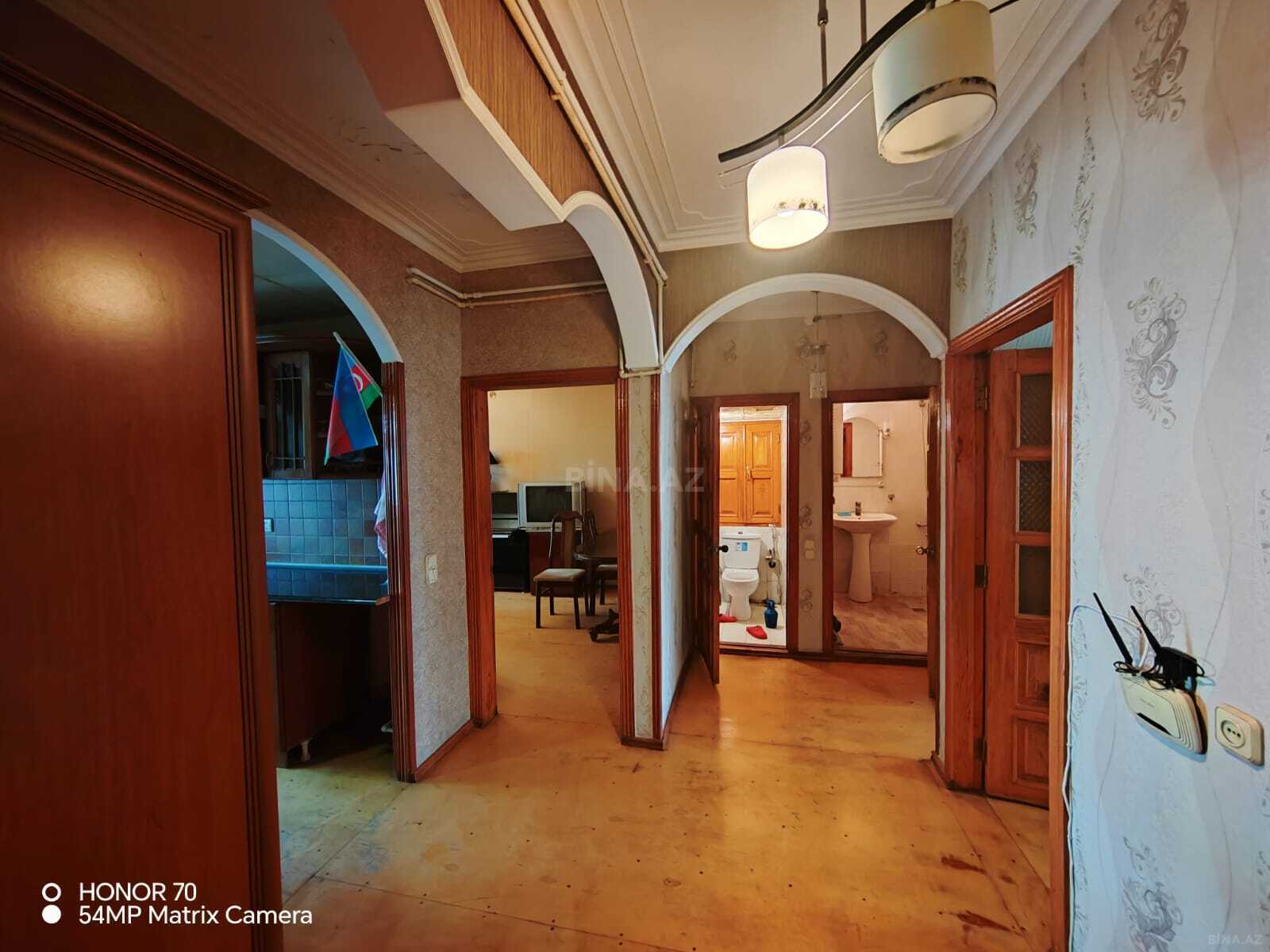 3 otaqlı Köhnə tikili, Həzi Aslanov m., Bakı