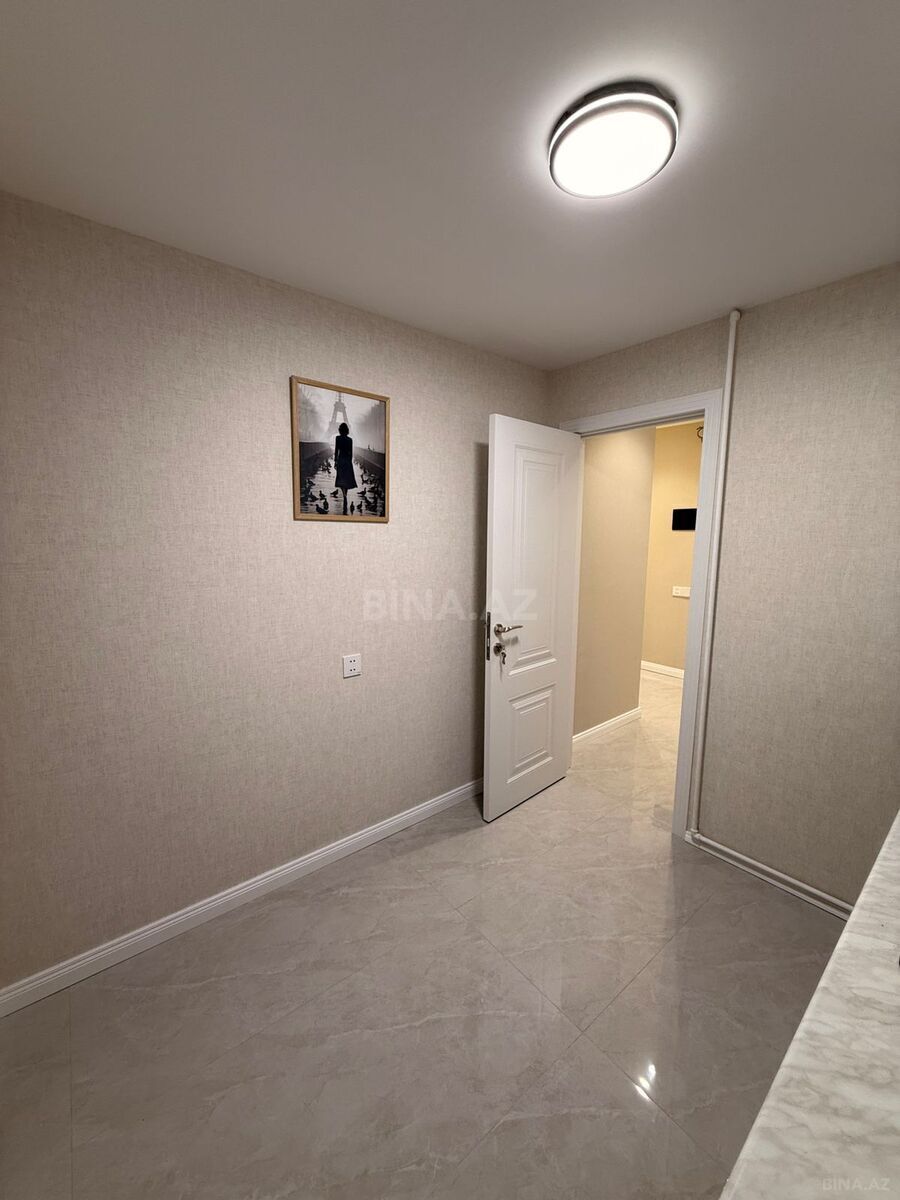 2 otaqlı Köhnə tikili, Elmlər Akademiyası m., Bakı