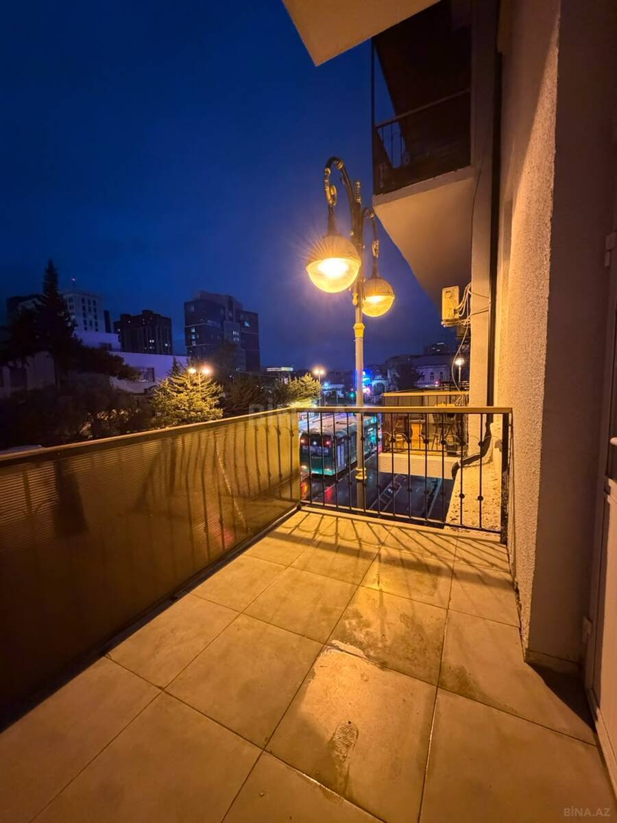 5 otaqlı Köhnə tikili, Şah İsmayıl Xətai m., Bakı