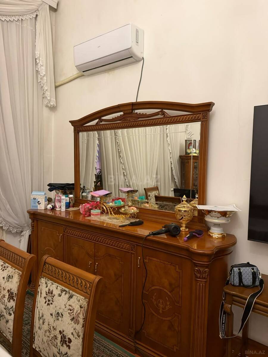 5 otaqlı Köhnə tikili, Şah İsmayıl Xətai m., Bakı