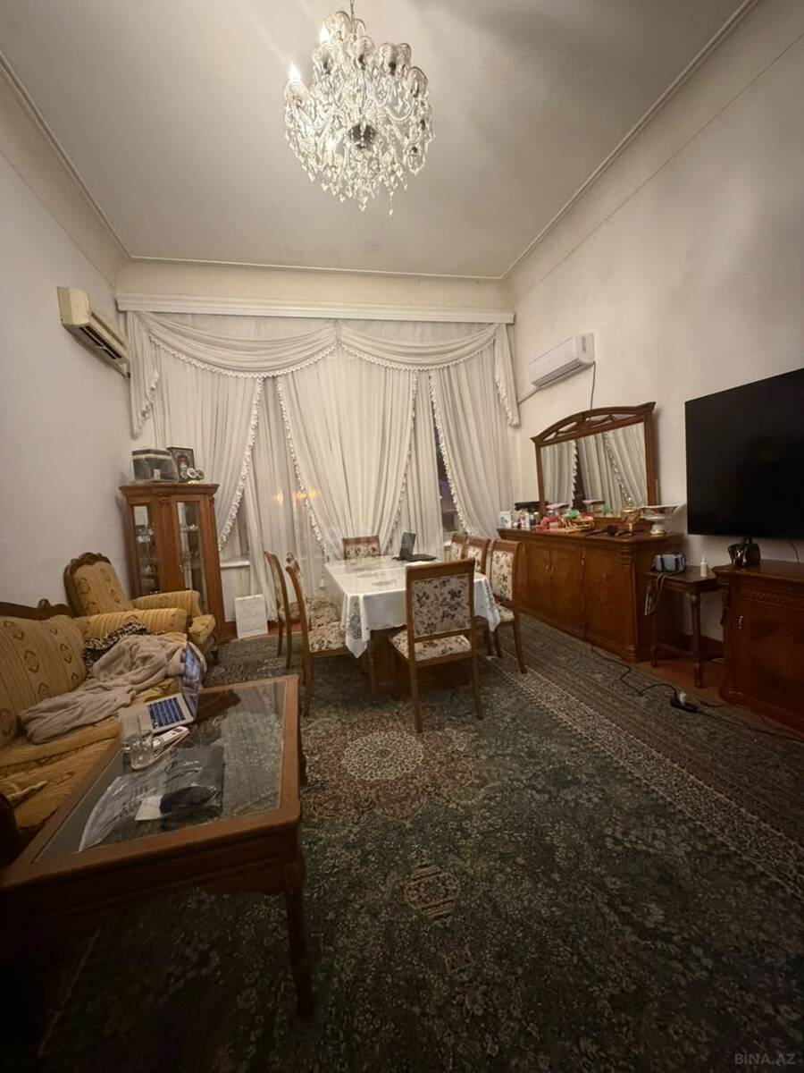 5 otaqlı Köhnə tikili, Şah İsmayıl Xətai m., Bakı