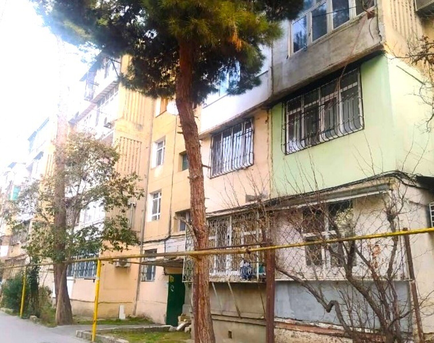 3 otaqlı Köhnə tikili, Neftçilər m., Bakı