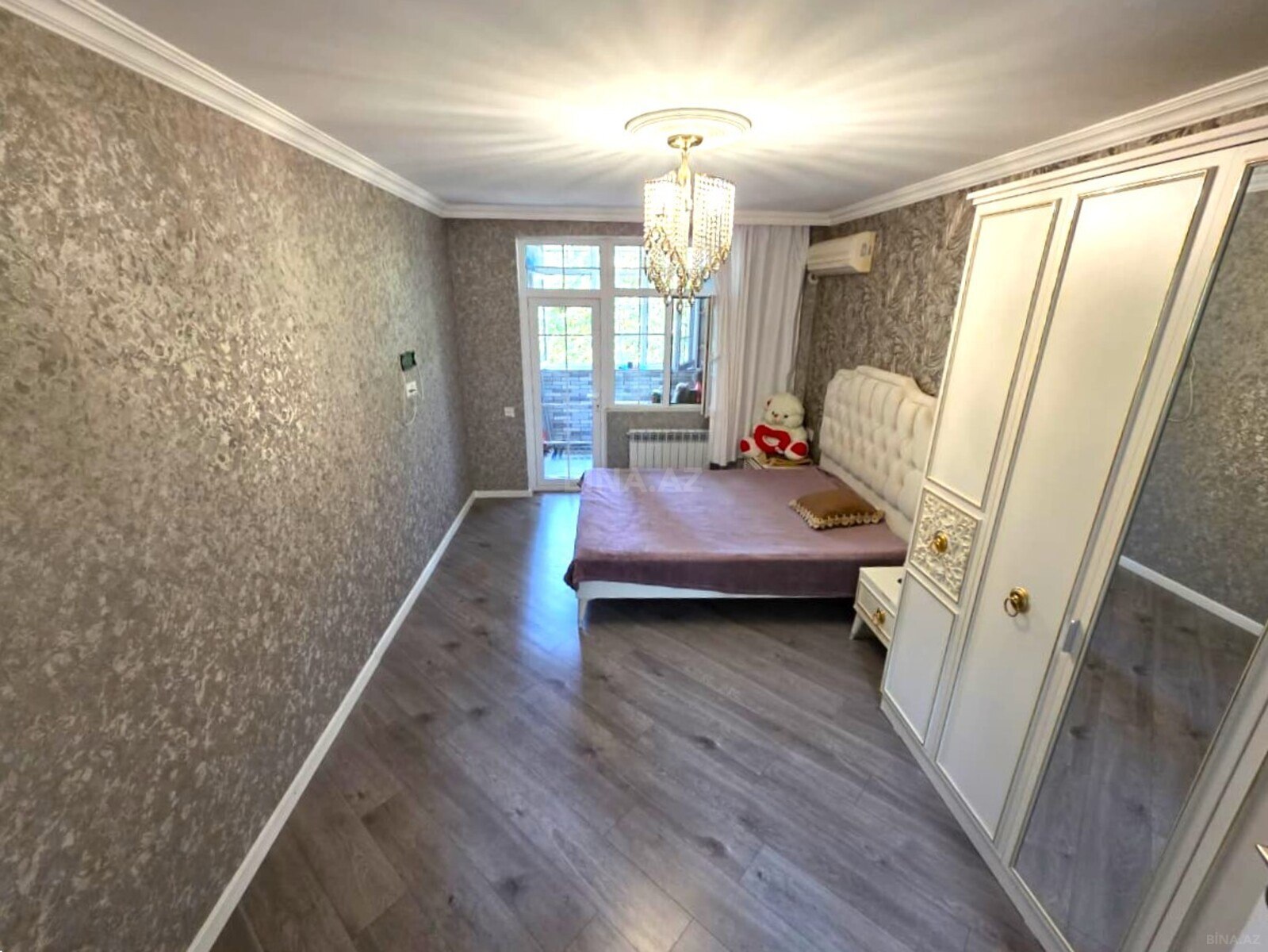 3 otaqlı Köhnə tikili, Neftçilər m., Bakı