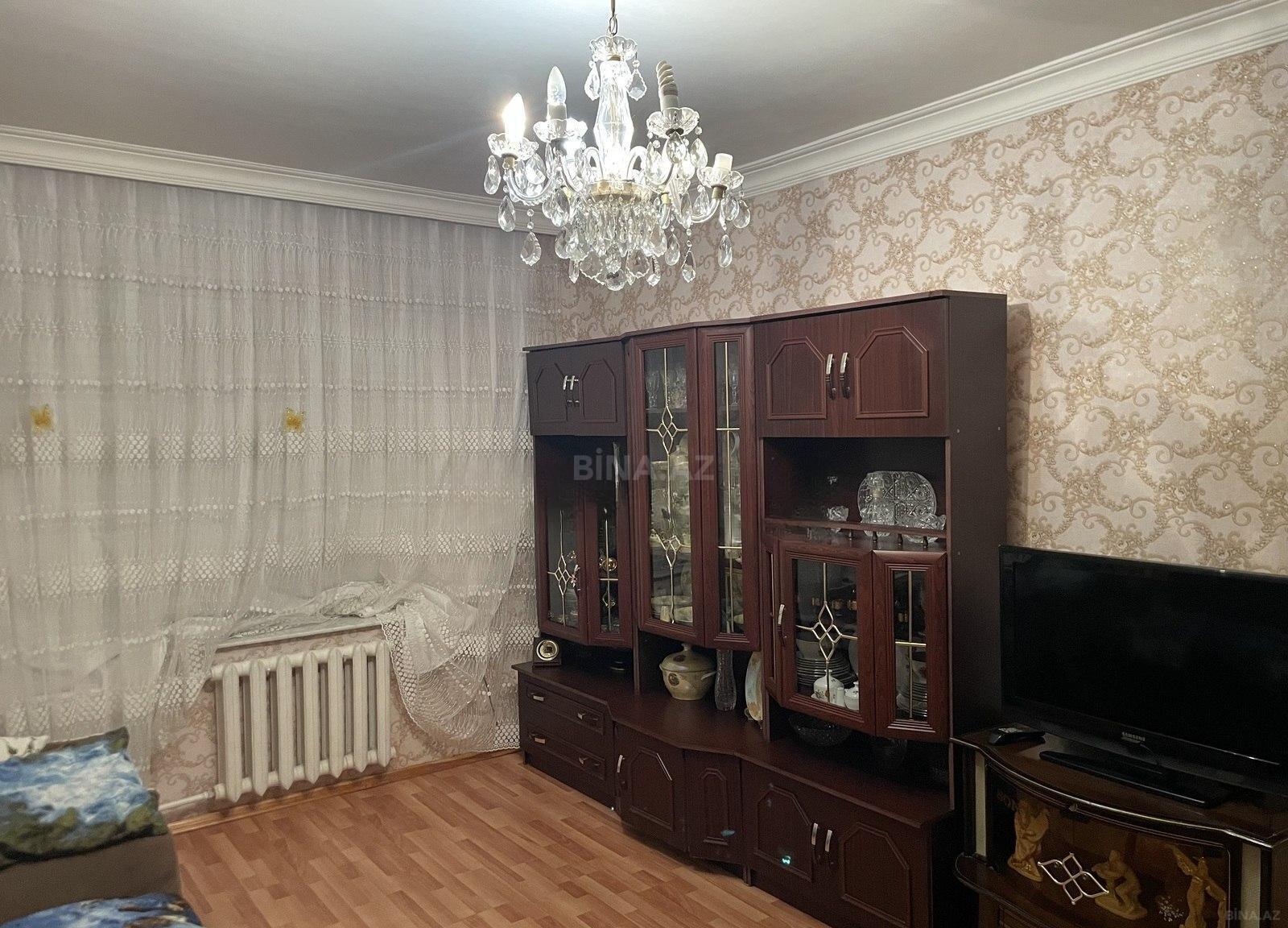 2 otaqlı Köhnə tikili, 8-ci kilometr q., Bakı