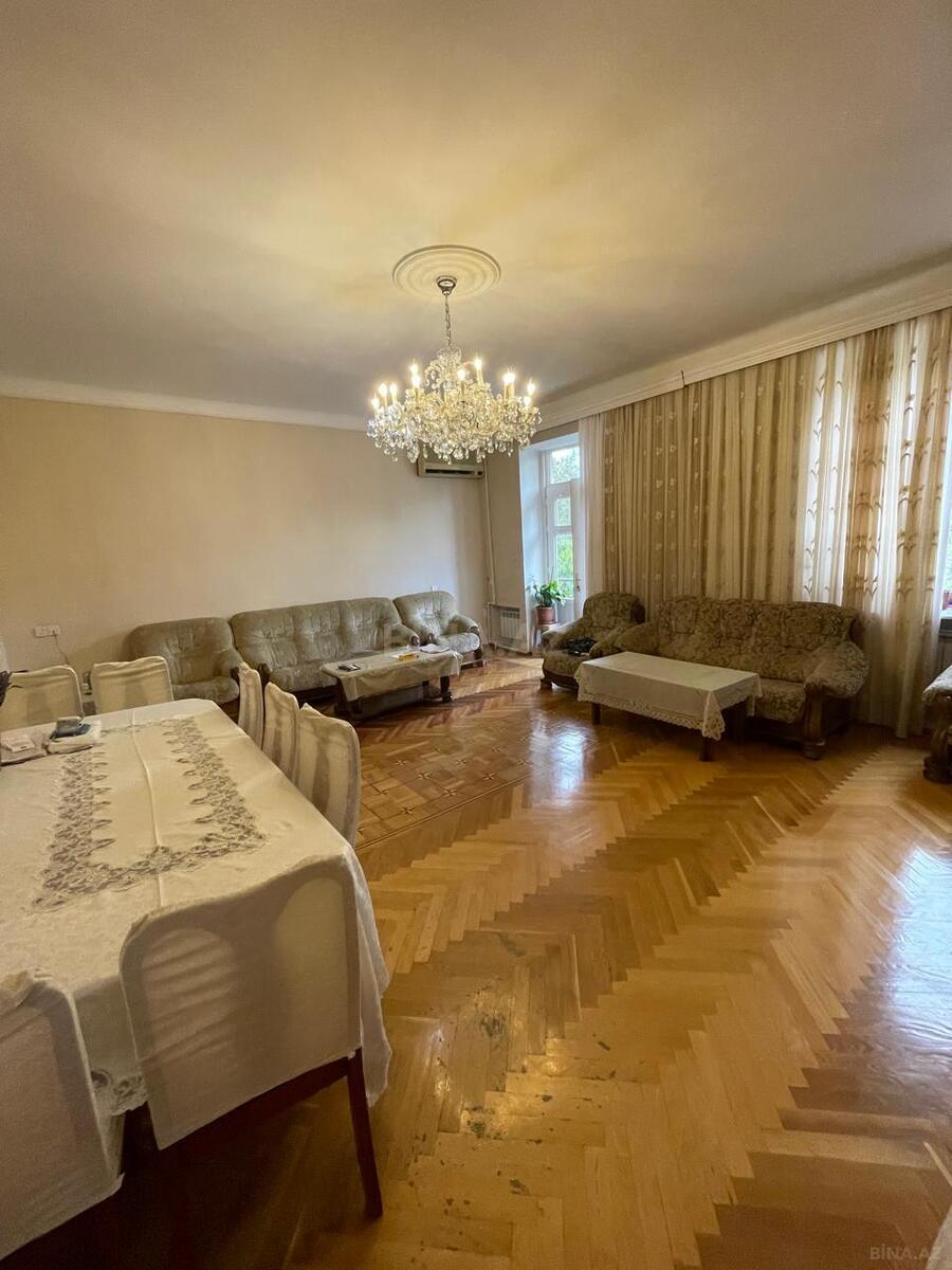 5 otaqlı Köhnə tikili, Elmlər Akademiyası m., Bakı