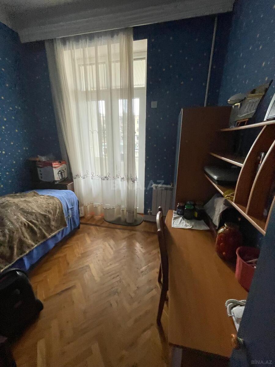 5 otaqlı Köhnə tikili, Elmlər Akademiyası m., Bakı