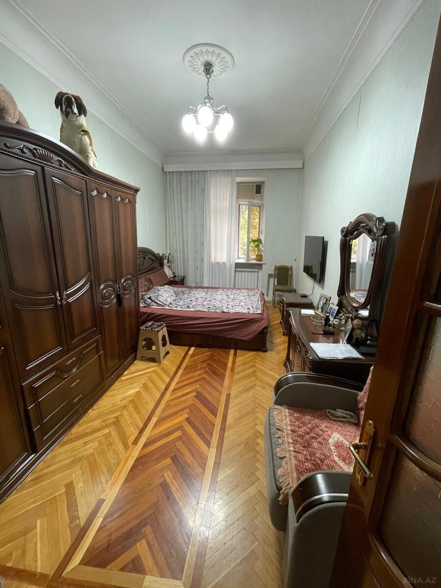 5 otaqlı Köhnə tikili, Elmlər Akademiyası m., Bakı