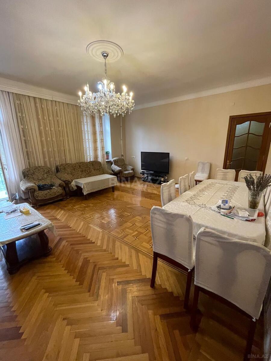 5 otaqlı Köhnə tikili, Elmlər Akademiyası m., Bakı