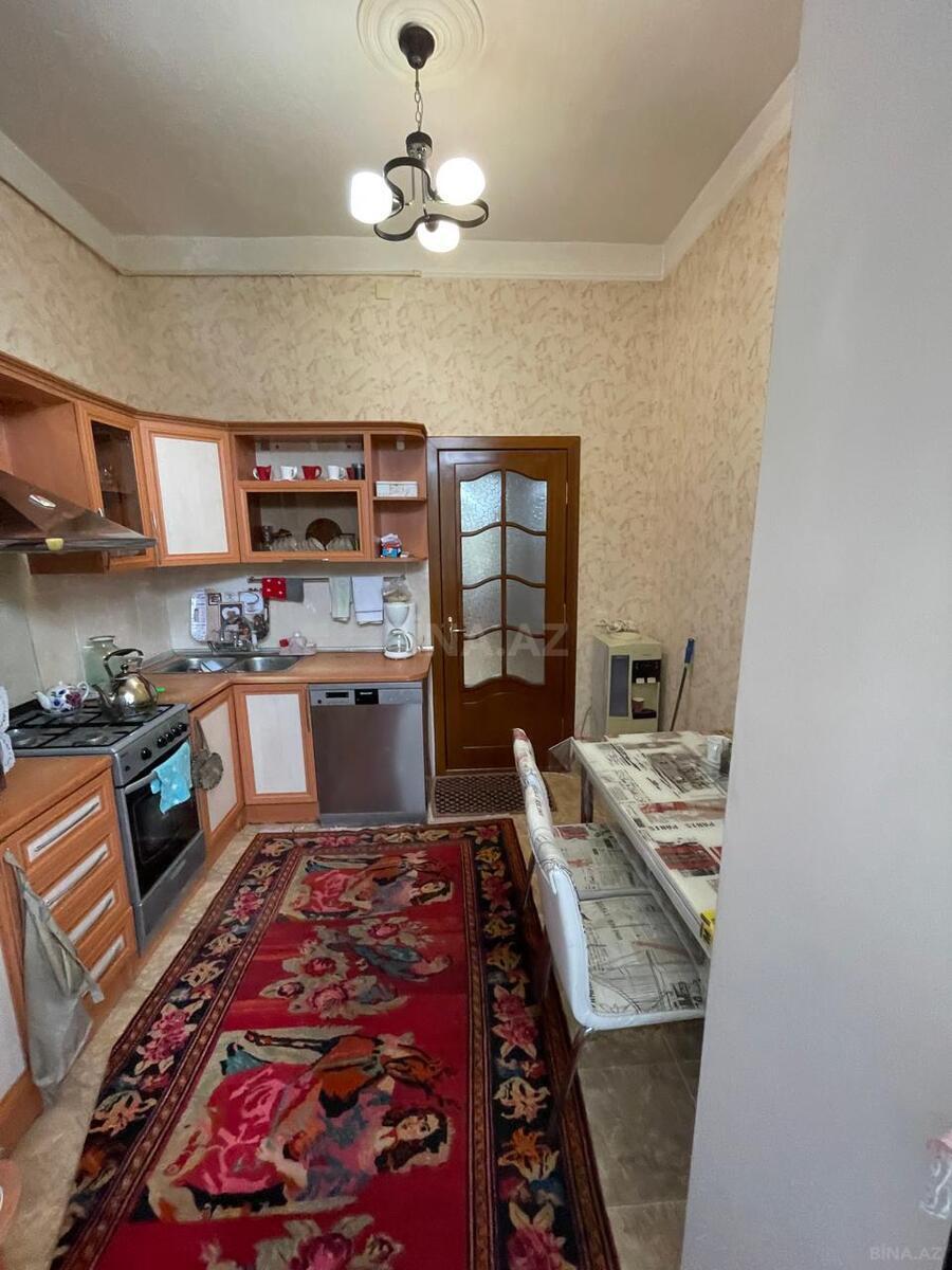 5 otaqlı Köhnə tikili, Elmlər Akademiyası m., Bakı
