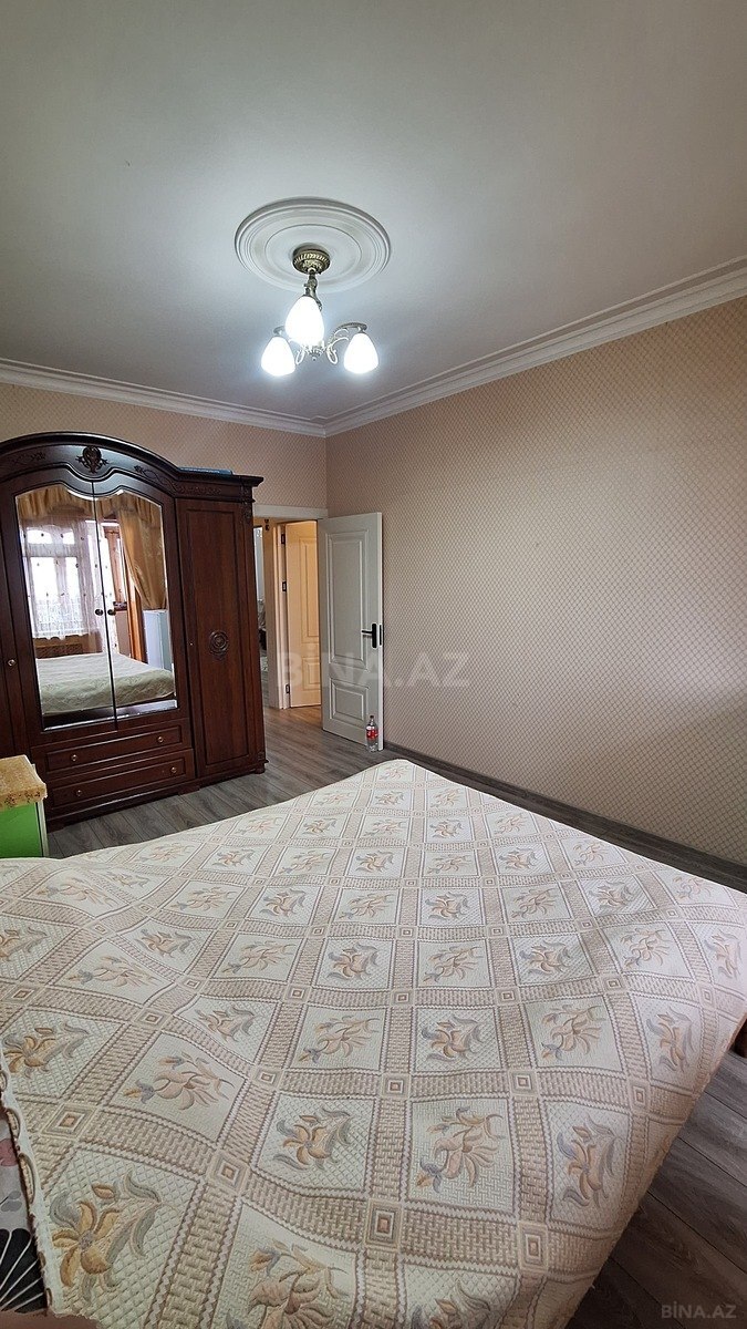 3 otaqlı Köhnə tikili, Xalqlar Dostluğu m., Bakı