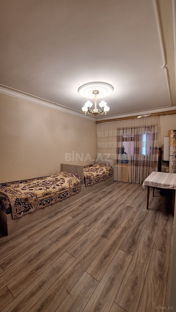 3 otaqlı Köhnə tikili, Xalqlar Dostluğu m., Bakı