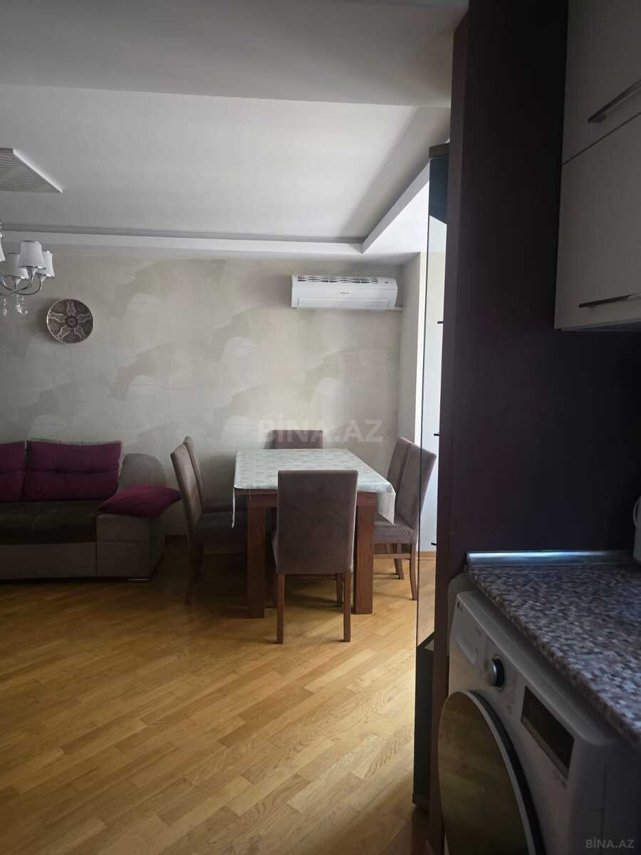 3 otaqlı Köhnə tikili, Elmlər Akademiyası m., Bakı