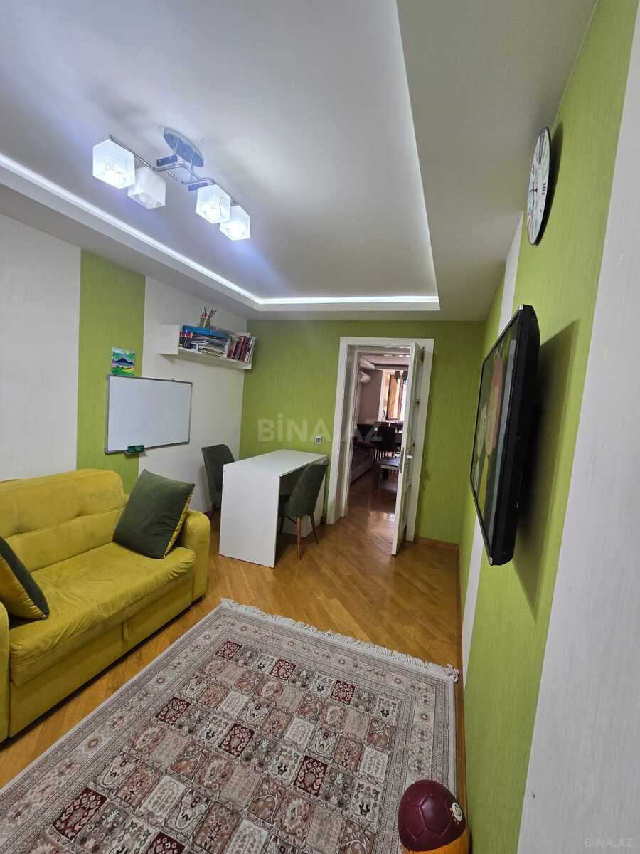 3 otaqlı Köhnə tikili, Elmlər Akademiyası m., Bakı